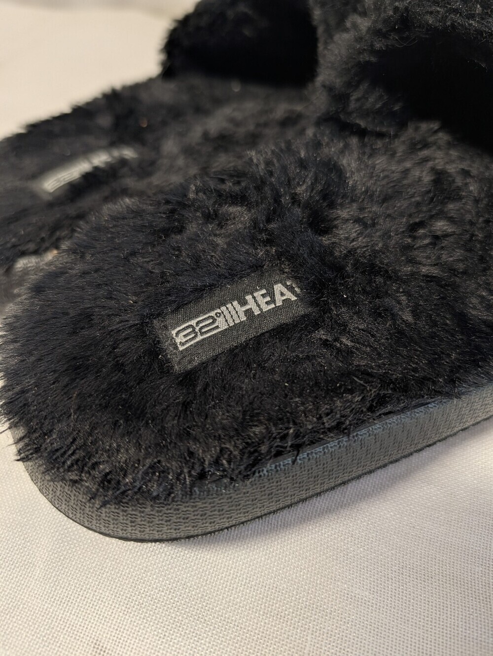 32 Degrees Heat Black Fuzzy Faux Fur Memory Foam Slide Slippers Size M - Picture 6 of 7
